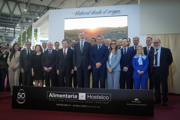 King Felipe VI with the Minister of Agriculture, Fisheries and Food, Luis Planas 5i , and the Minister of Agriculture, Livestock, Fisheries and Food of the Generalitat, Òscar Ordeig 5d , during the inauguration of the International Food and Beverages Exhibition Alimentaria 2026, at the Fira de Barcelona, 23 March 2026, in L Hospitalet de Llobregat, Barcelona, Catalonia Spain The show brings together the entire value chain of the food sector, from retail to hotels, restaurants and cafes The event coincides with the 50th anniversary of Alimentaria, which was born in 1976 as the first major professional show in Spain dedicated to the food industry 23 MARCH 2026 Barcelona Barcelona Spain Copyright: xDavidxZorrakinox 7389491