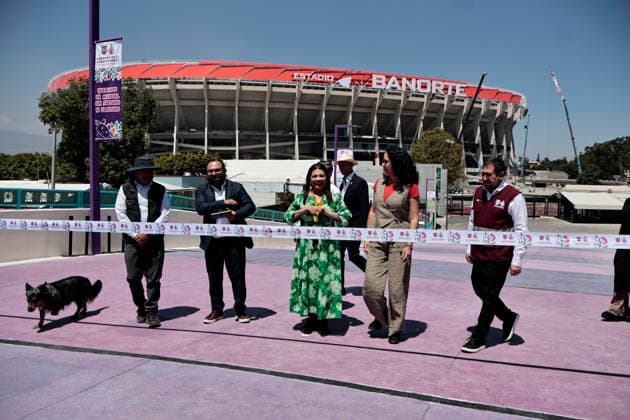 March 25, 2026, Mexico City, Cdmx, Mexico: Mayor CLARA BRUGADA inaugurated pedestrian walkways around Azteca Stadium, now known as Banorte Mexico City Stadium. This pedestrian corridor features improved lighting; however, some residents commented that the works are temporary and incomplete, carried out in preparation for the upcoming World Cup. Meanwhile, the front of the stadium is beginning to look complete for the opening match between Mexico and Portugal, but the rear remains under renovation, where workers have tried to conceal the debris just days before the national team s first friendly match. Mexico City Mexico - ZUMAp204 20260325_zip_p204_010 Copyright: xJosuexPerezx