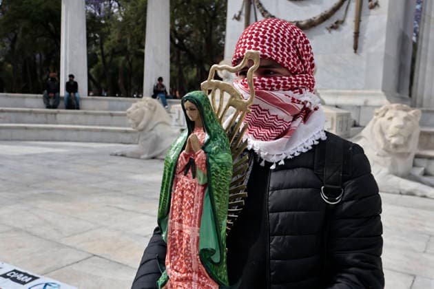 March 30, 2026, Mexico City, Cdmx, Mexico: In Mexico City, approximately 250 people demonstrated to commemorate the fiftieth anniversary of Palestinian Land Day. Exactly today, the State of Israel, led by Benjamin Netanyahu, declared that Palestinians who commit crimes against Israelis will be subject to the death penalty by hanging. This decision was condemned by activists and organizations internationally. During the event, city police followed the demonstrators, who marched with posters and flags of the Palestinian people, chanting slogans against genocide, torture, and the forced displacement of thousands. At the end of the march, they held a sit-in in front of the former U.S. Embassy to demand that the U.S. government cease its support - ZUMAp204 20260330_zip_p204_061 Copyright: xJosuexPerezx