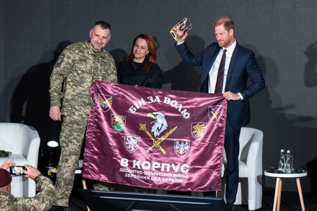 The Duke of Sussex At Invictus Games Ukraine Forum - Kyiv Ukrainian journalist and TV presenter, spokesman for the 8th Corps of the Ukrainian Air Assault Forces Vadym Karpiak and Minister of Veterans Affairs of Ukraine Nataliia Kalmykova present the flag from Ukrainian Air Assault Forces soldiers and the National Guard chevron to Prince Harry (R), The Duke of Sussex, during the Invictus Games Ukraine Forum, dedicated to the 10th anniversary of the Invictus Games movement in Ukraine, at the National Museum of the History of Ukraine in WWII Memorial Complex, Kyiv, Ukraine, April 24, 2026. Ukraine has participated in the Invictus Games since 2017, showing strong results and steady team growth. The Ukrainian team competes in athletics, archery, Copyright: xUkrinform ABACAx