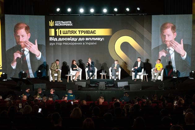 The Duke of Sussex At Invictus Games Ukraine Forum - Kyiv Prince Harry (3rd L), The Duke of Sussex, speaks during a panel discussion at the Invictus Games Ukraine Forum, dedicated to the 10th anniversary of the Invictus Games movement in Ukraine, at the National Museum of the History of Ukraine in WWII Memorial Complex, Kyiv, Ukraine, April 24, 2026. Ukraine has participated in the Invictus Games since 2017, showing strong results and steady team growth. The Ukrainian team competes in athletics, archery, rowing, and swimming, earning numerous medals and prize placements. Photo by Danylo Antoniuk Ukrinform ABACAPRESS.COM Kyiv Ukraine Copyright: xUkrinform ABACAx