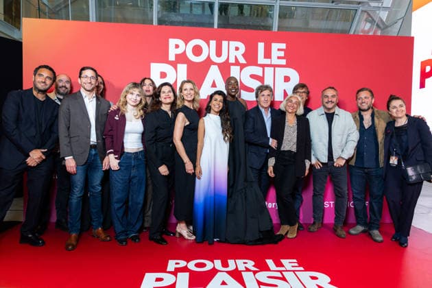 Pour Le Plaisir Paris Film Premiere David Solal, Kyan Khojandi, guests, Mitty Hazanavicius, Elsa Leeb, a guest, Alexandra Lamy, Reem Kherici, Camille Aumont Carnel, Francois Cluzet, a guest, Philippe Rousselet, Francois-Xavier Demaison, Gari Kikoine and a guest attends Pour Le Plaisir Paris Film Premiere at Pathe Palace on May 04, 2026 in Paris, France. Photo by Nasser Berzane ABACAPRESS.COM Paris France Copyright: xBerzanexNasser ABACAx