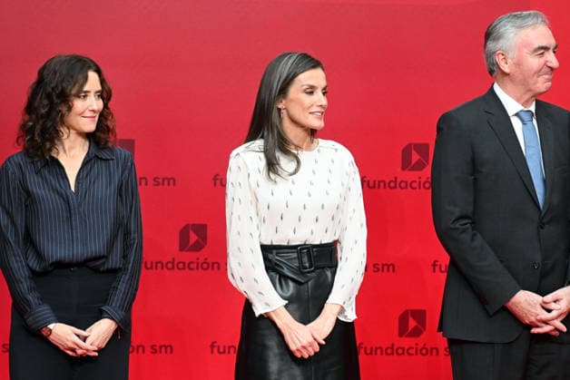 Queen Letizia presents the awards to the winning authors in the 48th edition of the SM Childrens Literature Awards The President of the Community of Madrid, Isabel Díaz Ayuso, Queen Letizia and José Manuel Cidad, CEO of Editorial SM, during the presentation of the awards to the winning authors in the 48th edition of the SM Childrens Literature Awards El Barco de Vapor and Gran Angular 2026, at the Real Casa de Correos, on May 12, 2026, in Madrid Spain The winners Josan Hatero and Alba Quintas Garciandia will each receive an endowment of 35,000 euros, the largest in the Spanish-speaking world in their categories REINA REALEZA LITERATURA José Madrid Madrid Madrid Spain Copyright: xJosà xOlivax 7518244