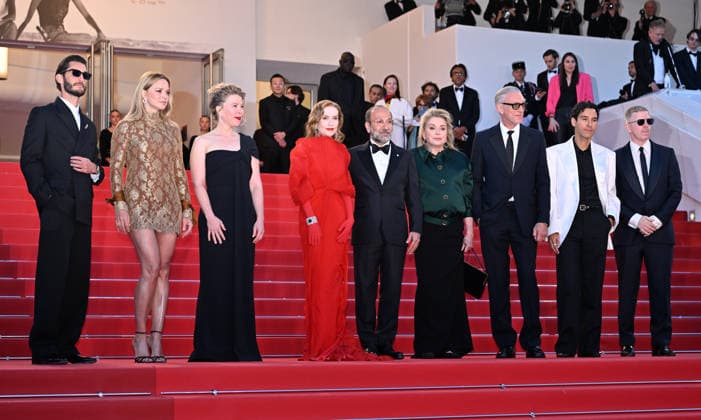 79th Cannes Film Festival: Histoires Paralleles (Parallel Tales) screening CANNES, FRANCE - MAY 14: (L to R) French actor Pierre Niney, Belgian actress Virginie Efira, French actress India Hair, French actress Isabelle Huppert, Iranian director Asghar Farhadi, French actress Catherine Deneuve, French actor Vincent Cassel, French actor Adam Bessa and French producer Alexandre Mallet-Guy arrive for the screening of the film Histoires Paralleles (Parallel Tales) at the 79th edition of the Cannes Film Festival in Cannes, France on May 14, 2026. Mustafa Yalcin Anadolu Cannes France. Editorial use only. Please get in touch for any other usage. Copyright: x2026xAnadoluxMustafaxYalcinx