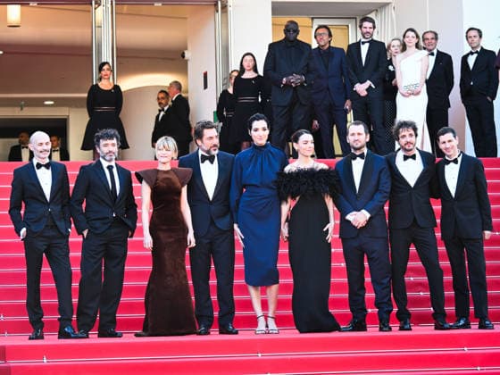 IPA84759364 - Cannes, 79th Cannes Film Festival 2026, evening 5 - red carpet of EL SER QUERIDO (THE BELOVED) Pictured: A guest, a guest, Rodrigo Sorogoyen, Victoria Luengo, Javier Bardem, Marina Foïs, Isabel Pena, Raul Arà valo, Eduardo Villaneuva and Guillermo Farrà Copyright: xManuelexMangiarottix xPoolxPhotoxEventsx07x 84759364
