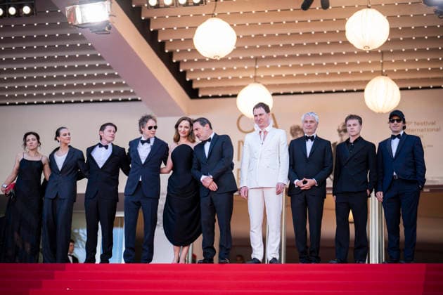 Cannes Moulin Red Carpet EB Laetitia Pansanel, Hortense de Gromard, Max Warburton, László Nemes, Louise Bourgoin, Gilles Lellouche, Lars Eidinger, Alain Goldman, Felix Lefebvre and Olivier Demangel depart the Moulin screening during the 79th annual Cannes Film Festival at Palais des Festivals on May 17, 2026 in Cannes, France. Photo by Eliot Blondet ABACAPRESS.COM Cannes France France Copyright: xBlondetxEliot ABACAx