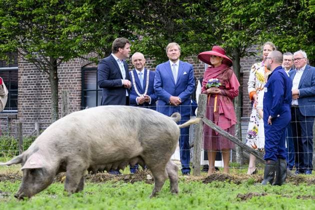 Illikhoven, The Netherlands, 2026-05-19 12:03:21 ILLIKHOVEN, 19-05-2026 King Willem Alexander and Queen Maxima during a regional visit to the municipalities of Maasgouw, Echt-Susteren, Roerdalen, and Roermond. PHOTO: NLBeeld Patrick van Emst In the photo: The Royal Couple visits the village of Illikhoven in the municipality of Echt-Susteren. This is the narrowest part of the Netherlands, where the land is less than five kilometers wide, situated between Belgium and Germany. Here they speak with representatives of the police, a dike guard, and organizations from the border region, among others. Subsequently, the Royal Couple visits Lilbosch Abbey. Credit: NL Beeld Patrick van Emst Copyright: xx x