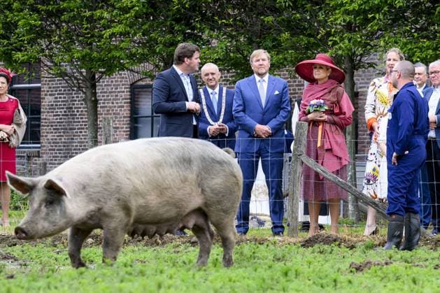 Illikhoven, The Netherlands, 2026-05-19 12:03:21 ILLIKHOVEN, 19-05-2026 King Willem Alexander and Queen Maxima during a regional visit to the municipalities of Maasgouw, Echt-Susteren, Roerdalen, and Roermond. PHOTO: NLBeeld Patrick van Emst In the photo: The Royal Couple visits the village of Illikhoven in the municipality of Echt-Susteren. This is the narrowest part of the Netherlands, where the land is less than five kilometers wide, situated between Belgium and Germany. Here they speak with representatives of the police, a dike guard, and organizations from the border region, among others. Subsequently, the Royal Couple visits Lilbosch Abbey. Credit: NL Beeld Patrick van Emst Copyright: xx x