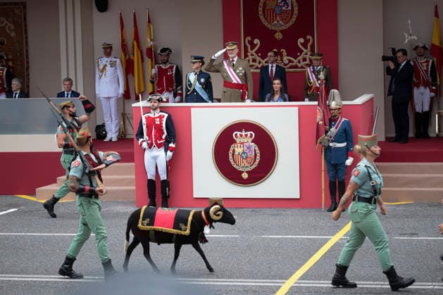 King Felipe VI and Queen Letizia and Princess Leonor preside over the parade for the Armed Forces Day in Vigo King Felipe VI and Queen Letizia and Princess Leonor preside over the central act commemorating the Armed Forces Day, on May 30, 2026, in Vigo, Pontevedra, Galicia Spain The civil and military parade has gathered motorcycles, groups on foot at a pace of 124 steps per minute , In total, almost 3,300 members of the Royal Guard, the Army, the Navy, the Air and Space Army, the Civil Guard and the Military Emergency Unit took part in the event 30 MAY 2026 Adriá Vigo, Pontevedra, Galicia Vigo, Pontevedra, Galicia Spain Copyright: xAdrianxIragox 7560174