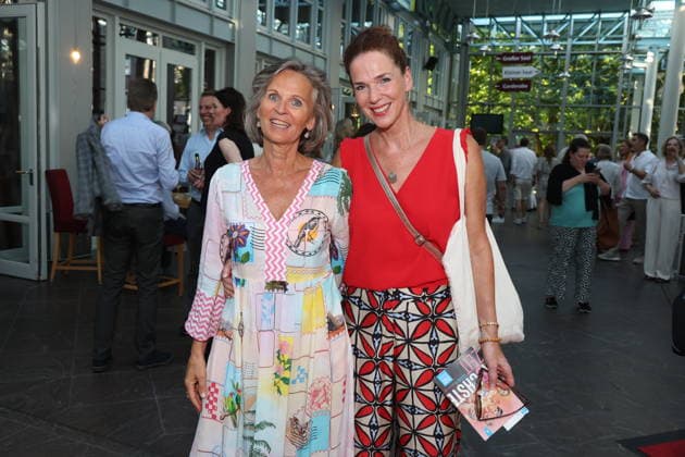 Katja Wolff and Franziska Becker at the premiere of the comedy Höchste Zeit, Comedy at the Winterhuder Fährhaus. This musical comedy, featuring hits from the ’70s through the ’90s, follows four women going through menopause who, on the eve of a wedding, grapple with the big questions about love, marriage, and the perfect partner, Hamburg, June 19, 2026,detected_source_language