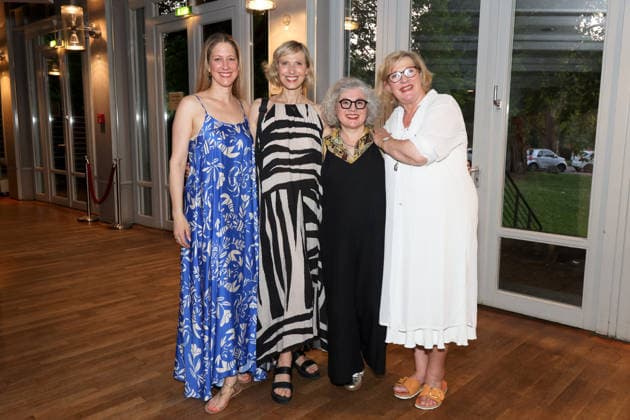 Charlotte Heinke, Nini Stadlmann, Eva Brunner, and Heike Jonca at the premiere celebration for the comedy Höchste Zeit, Winterhuder Fährhaus Comedy. This musical comedy, featuring hits from the ’70s through the ’90s, follows four women going through menopause who, on the eve of a wedding, grapple with the big questions about love, marriage, and the perfect partner