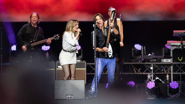 Roxette, Live Back Again, Schloßplatz, Coburg Concert, Live Music Roxette, Live Back Again 28 Jun 2026 Schloßplatz, Coburg, Germany Image: Per Gessle and Lena Philipsson, of Rosette, preform in the Schloßplatz, Coburg. Copyright: xPresseFotoxEvansx