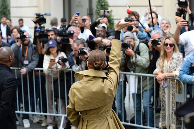 Céline Dion was cheered by her fans upon her arrival at the Royal Monceau hotel in Paris on August 28, 2026. Céline Dion plans to perform a series of 16 concerts in France, after more than six years away from the stage due to the rare neurological condition she suffers from. Her shows will begin on September 12, 2026, at the Plenitude Arena in Nanterre, Hauts-de-Seine. She plans to perform three concerts a week, on Wednesdays, Fridays, and Saturdays, in front of more than 30,000 spectators per night. Ten additional concerts are also scheduled for May 2027. Céline Dion was greeted by fans upon her arrival at the Royal Monceau luxury hotel in Paris on August 28, 2026. She plans to perform a series of 16 concerts in France, marking her return Copyright: xAgencex xBestimagexAgencex xBestimagex