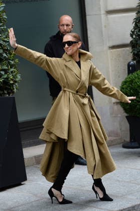 Céline Dion was cheered by her fans upon her arrival at the Royal Monceau hotel in Paris on August 28, 2026. Céline Dion plans to perform a series of 16 concerts in France, after more than six years away from the stage due to the rare neurological condition she suffers from. Her shows will begin on September 12, 2026, at the Plenitude Arena in Nanterre, Hauts-de-Seine. She plans to perform three concerts a week, on Wednesdays, Fridays, and Saturdays, in front of more than 30,000 spectators per night. Ten additional concerts are also scheduled for May 2027. Céline Dion was greeted by fans upon her arrival at the Royal Monceau luxury hotel in Paris on August 28, 2026. She plans to perform a series of 16 concerts in France, marking her return Copyright: xAgencex xBestimagexAgencex xBestimagex