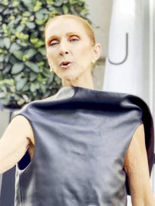 Céline Dion leaves the Royal Monceau surrounded by a crowd of fans and shares a lovely moment with them, dancing to one of her most iconic songs, Pour que tu m’aimes encore, in Paris, France, on September 1, 2026 Léa Vieillot Bestimage Canadian singer Celine Dion leaves the Royal Monceau surrounded by a crowd of fans and shares a lovely moment with them, dancing to one of her most iconic songs, Pour que tu m’aimes encore, in Paris, France, on September 1, 2026 Paris France Copyright: xLÃ axVieillot BestimagexLÃ axVieillot Bestimagex
