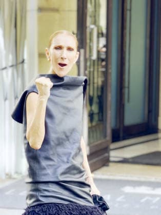 Céline Dion leaves the Royal Monceau surrounded by a crowd of fans and shares a lovely moment with them, dancing to one of her most iconic songs, Pour que tu m’aimes encore, in Paris, France, on September 1, 2026 Léa Vieillot Bestimage Canadian singer Celine Dion leaves the Royal Monceau surrounded by a crowd of fans and shares a lovely moment with them, dancing to one of her most iconic songs, Pour que tu m’aimes encore, in Paris, France, on September 1, 2026 Paris France Copyright: xLÃ axVieillot BestimagexLÃ axVieillot Bestimagex
