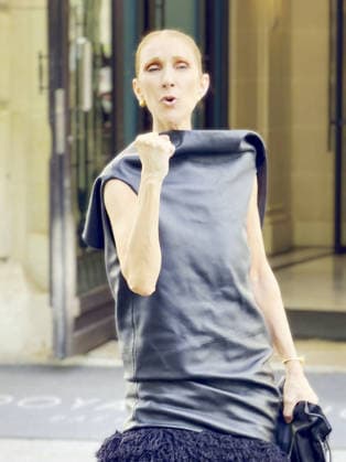 Céline Dion leaves the Royal Monceau surrounded by a crowd of fans and shares a lovely moment with them, dancing to one of her most iconic songs, Pour que tu m’aimes encore, in Paris, France, on September 1, 2026 Léa Vieillot Bestimage Canadian singer Celine Dion leaves the Royal Monceau surrounded by a crowd of fans and shares a lovely moment with them, dancing to one of her most iconic songs, Pour que tu m’aimes encore, in Paris, France, on September 1, 2026 Paris France Copyright: xLÃ axVieillot BestimagexLÃ axVieillot Bestimagex