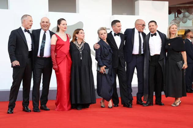 Guy Pearce, Michael Ellenberg, Claire Foy, Tessa Ross, Tracey Seaward, James Graham, Danny Boyle, Jack O Connell, and a special guest at the opening ceremony featuring the premiere of the film *Ink* at the 2023 Venice Biennale—the 83rd Venice International Film Festival—at the Palazzo del Cinema in Venice, September 2, 2026 Foto:xD.xBedrosianx xFuturexImagex opening_6871