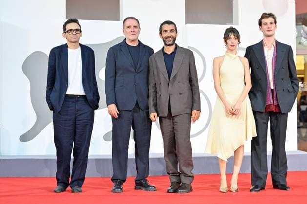 September 4, 2026, Venice, Rome, Italy: Nicola Lagioia, Valerio Mastrandrea, Edoardo Gabbriellini, Gaia Merlonghi and Emanuele Maria Di Stefano during the red carpet of the film La Citto dei Vivi , 83rd Venice International Film Festival, Venice, 04 09 2026 Venice Italy - ZUMAa289 20260904_zia_a289_390 Copyright: xMariaxLauraxAntonellix xAgfx