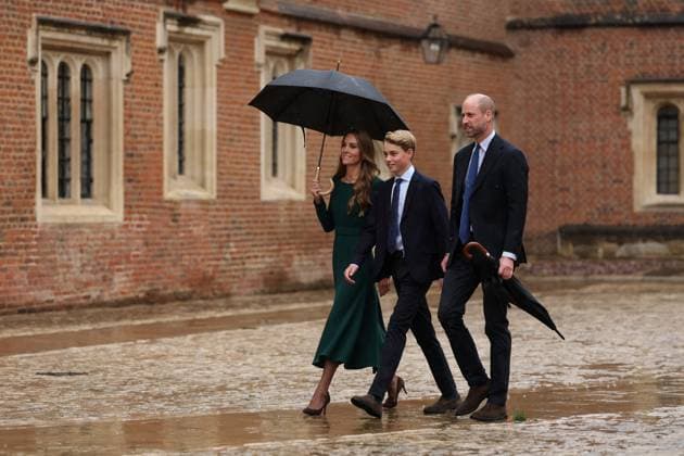 Britain s Catherine, Princess of Wales (L) and Britain s Prince William, Prince of Wales (R) walk with their 13-year-old son, Britain s Prince George of Wales (C), as he arrives for his first day at Eton College, in Eton, west of London, on September 8, 2 Britain s Catherine, Princess of Wales (L) and Britain s Prince William, Prince of Wales (R) walk with their 13-year-old son, Britain s Prince George of Wales (C), as he arrives for his first day at Eton College, in Eton, west of London, on September 8, 2026., Credit:Avalon.red PA ROTA - B68 Avalon United Kingdom, Berkshire, Eton Copyright: xAvalon.redx xPAxROTAx-xB68x xAvalonx 1132434914