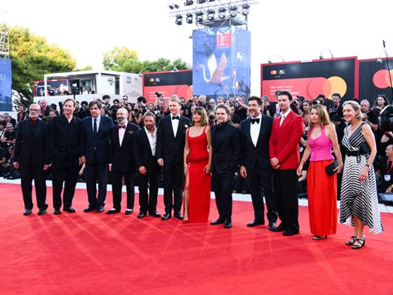 IPA88282210 - Venice, 83rd Venice International Film Festival 2026 - Night 7. Red carpet for the film Bunker. Pictured: Volker Bertelmann, Fernando Bovaira, Simon de Santiago, Stephen Graham, Paul Dano, Penà lope Cruz, Florian Zeller, Javier Bardem, Patrick Schwarzenegger, Federica Sainte-Rose, and Alice Dawson Copyright: xAlbertoxTerenghi PoolxPhotoxEvenx xPoolxPhotoxEventsx08x IPA88282210