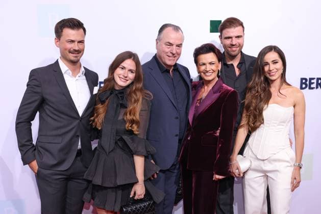 Bertelsmann Party 2026: Thomas Rabe, Olivia Tönnies, Maximilian Tönnies, Margit Tönnies, Clemens Tönnies, Julia Tönnies, and David Severins on the red carpet at the Bertelsmann Party 2026, Berlin Representative Office, Berlin, September 10, 2026 Copyright: xEventpress Kratschx
