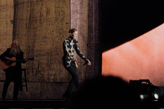 Exclusive: Quebec singer Céline Dion makes a triumphant return to the stage at the Plénitude Arena to kick off her Paris residency, a series of sixteen concerts scheduled through October 17, 2026. Ten additional dates are planned for May 2027. In front of an audience of approximately 30,000 people from all over the world, the 58-year-old artist performed her first full concert in six years, following a long hiatus due to her battle with stiff-person syndrome, a rare neurological disorder diagnosed in 2022. Visibly moved, Céline Dion paused her first song, On ne change pas, overcome with emotion, before launching into a show lasting more than two hours, featuring her greatest hits, including My Heart Will Go On, Pour que tu m’aimes enc Copyright: xAgencex xBestimagexAgencex xBestimagex