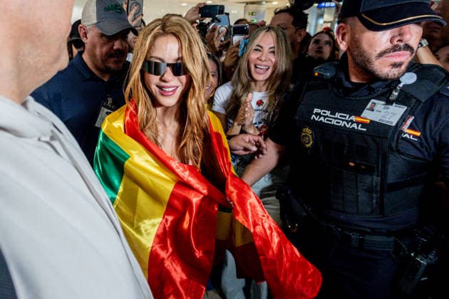 Shakira arrives in Madrid to kick off her 12-concert run. Singer Shakira upon her arrival in Madrid at Adolfo Suárez Madrid-Barajas Airport on September 14, 2026, in Madrid, Spain. The Colombian artist arrived in Madrid to begin a nearly one-month run with 12 concerts scheduled at the Shakira Stadium, built at the Iberdrola Music in Villaverde, a venue with a capacity for more than 50,000 people. The concerts in Madrid are the only European stop on her Las Mujeres Ya no Lloran World Tour. Macondo Park has also been built around the stadium, a temporary city covering 150,000 square meters that will be open from 12:00 p.m. to midnight. SEPTEMBER 14, 2026 Madrid, Spain Copyright: xRicardoxRubiox 7774604