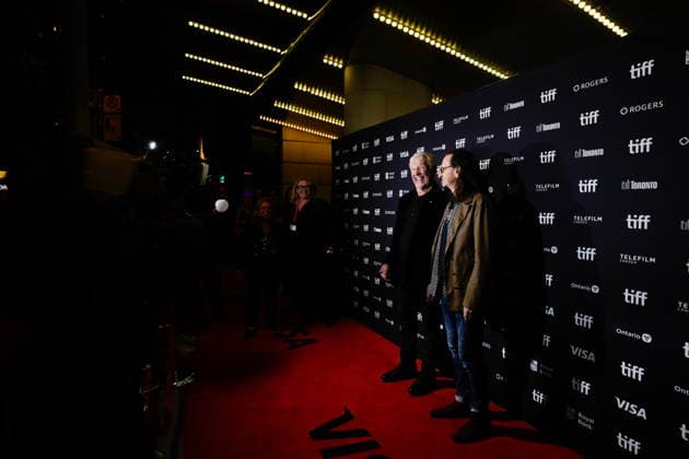 September 16, 2026, Toronto, On, CAN: Geddy Lee, right, and Alex Lifeson arrive on the red carpet to promote the film Neil Peart: No one s Disciple at the Toronto International Film Festival, in Toronto, on Wednesday, Sept.16, 2026. Toronto CAN - ZUMAc35_ 20260916_zaf_c35_231 Copyright: xChrisxYoungx