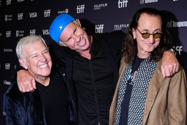 September 16, 2026, Toronto, On, CAN: Alex Lifeson, left to right, Chad Smith and Geddy Lee, arrive on the red carpet to promote the film Neil Peart: No one s Disciple at the Toronto International Film Festival, in Toronto, on Wednesday, Sept.16, 2026. Toronto CAN - ZUMAc35_ 20260916_zaf_c35_240 Copyright: xChrisxYoungx