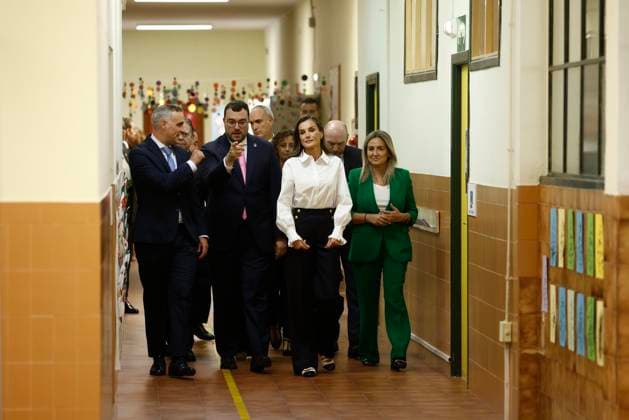 Queen Letizia attends the opening of the 2026–2027 school year at the Gesta Public School in Oviedo. The President of the Principality of Asturias and Secretary General of the FSA PSOE, Adrián Barbón, c, the Minister of Education, Vocational Training, and Sports, Milagros Tolón, and Queen Letizia during the opening of the 2026–2027 school year at the Gesta Public Preschool and Elementary School in Oviedo, on September 17, 2026, in Oviedo, Asturias, Spain. This year, the official opening of the school year is taking place in the Principality of Asturias, where a total of 96,858 students in preschool, elementary, middle, and high school have started classes. September 17, 2026, Oviedo, Asturias, Oviedo, Asturias, Spain Copyright: xImanolxRimadax 7781473