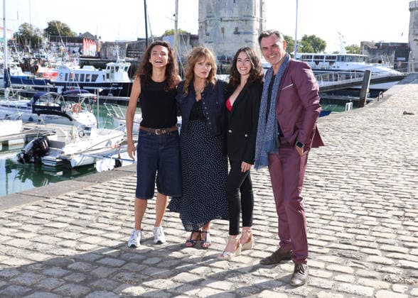 Cecilia Hornus, Jade Pradin, Jérôme Bertin, and Pauline Bression at the Plus Belle la Vie, Encore Plus Belle photocall during the 28th La Rochelle Fiction Festival, France, on September 18, 2026. Denis Guignebourg, Bestimage. Plus Belle la Vie, Encore Plus Belle photocall at the 28th La Rochelle Fiction Festival on September 18, 2026, in La Rochelle, France. La Rochelle, France Copyright: xDenisxGuignebourgx xBestimagexDenisxGuignebourgx xBestimagex
