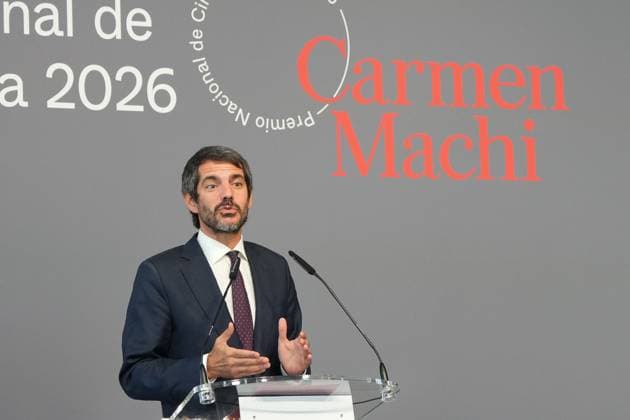 Carmen Machi, 2026 National Film Award Winner Culture Minister Ernest Urtasun during the ceremony to present the National Film Award to Carmen Machi on September 19, 2026, in San Sebastián, Guipúzcoa, Basque Country, Spain. The National Film Award, presented as part of the San Sebastián Film Festival, recognizes the most outstanding contribution to Spanish cinema, preferably demonstrated through a work made public or professional work carried out during the year 2025, or, in duly justified exceptional cases, it is awarded in recognition of a professional career. SEPTEMBER 19, 2026 San Sebastián, Guipúzcoa, Basque Country, Spain Copyright: xUnanuex 7785417