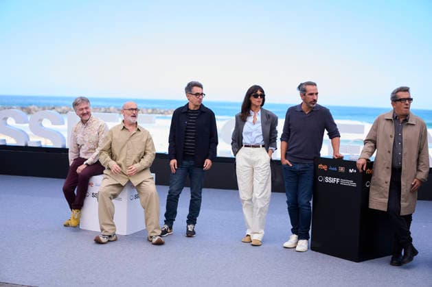 September 19, 2026, Madrid, Madrid, Spain: Belen Cuesta, Javier Camara, Berto Romero, Javier Ruiz Caldera, Andreu Buenafuente attended 5 minutos mas Photocall during 74th San Sebastian International Film Festival at Kursaal Palace on September 19, 2026 in Donostia San Sebastian, Spain Madrid Spain - ZUMAg15_ 20260919_zaf_g15_134 Copyright: xJackxAbuinx