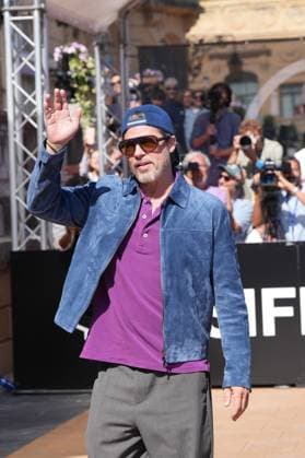Brad Pitt Arrives in San Sebastián to Participate in the Film Festival Actor Brad Pitt arrives at the Hotel María Cristina to participate in the San Sebastián Film Festival on September 20, 2026, in San Sebastián, Guipúzcoa, Basque Country, Spain. Pitt returns to the Festival to present, out of competition, *Heart of the Beast*, directed by David Ayer, an adventure thriller in which he plays a retired Special Forces officer stranded in Alaska alongside his former combat dog SEPTEMBER 20, 2026 San Sebastián, Guipúzcoa, Basque Country San Sebastián, Guipúzcoa, Basque Country Spain Copyright: xUnanuex 7787821