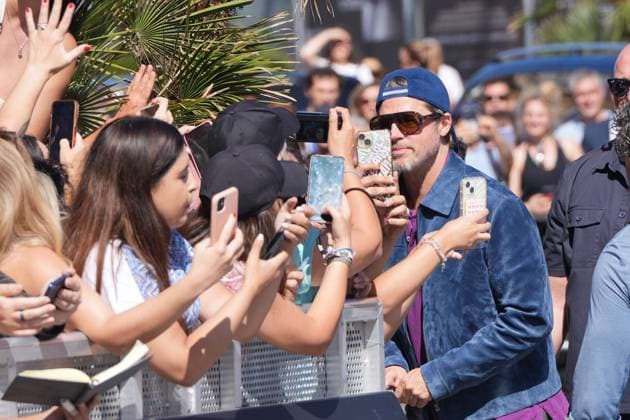 Brad Pitt Arrives in San Sebastián to Participate in the Film Festival Actor Brad Pitt arrives at the Hotel María Cristina to participate in the San Sebastián Film Festival on September 20, 2026, in San Sebastián, Guipúzcoa, Basque Country, Spain. Pitt returns to the Festival to present, out of competition, *Heart of the Beast*, directed by David Ayer, an adventure thriller in which he plays a retired Special Forces officer stranded in Alaska alongside his former combat dog SEPTEMBER 20, 2026 San Sebastián, Guipúzcoa, Basque Country San Sebastián, Guipúzcoa, Basque Country Spain Copyright: xUnanuex 7787825