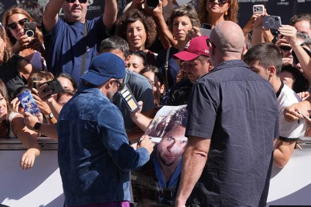 Brad Pitt Arrives in San Sebastián to Participate in the Film Festival Actor Brad Pitt arrives at the Hotel María Cristina to participate in the San Sebastián Film Festival on September 20, 2026, in San Sebastián, Guipúzcoa, Basque Country, Spain. Pitt returns to the Festival to present, out of competition, *Heart of the Beast*, directed by David Ayer, an adventure thriller in which he plays a retired Special Forces officer stranded in Alaska alongside his former combat dog SEPTEMBER 20, 2026 San Sebastián, Guipúzcoa, Basque Country San Sebastián, Guipúzcoa, Basque Country Spain Copyright: xUnanuex 7787829