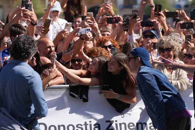 Brad Pitt Arrives in San Sebastián to Participate in the Film Festival Actor Brad Pitt arrives at the Hotel María Cristina to participate in the San Sebastián Film Festival on September 20, 2026, in San Sebastián, Guipúzcoa, Basque Country, Spain. Pitt returns to the festival to present, out of competition, *Heart of the Beast*, directed by David Ayer, an adventure thriller in which he plays a retired Special Forces officer stranded in Alaska with his former combat dog. SEPTEMBER 20, 2026 San Sebastián, Guipúzcoa, Basque Country, Spain Copyright: xUnanuex 7787835
