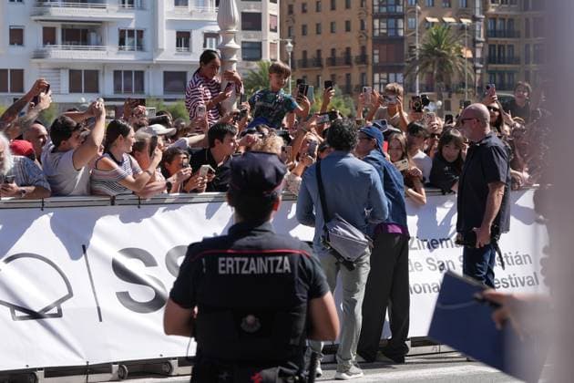 Brad Pitt Arrives in San Sebastián to Participate in the Film Festival Actor Brad Pitt arrives at the Hotel María Cristina to participate in the San Sebastián Film Festival on September 20, 2026, in San Sebastián, Guipúzcoa, Basque Country, Spain. Pitt returns to the festival to present, out of competition, *Heart of the Beast*, directed by David Ayer, an adventure thriller in which he plays a retired Special Forces officer stranded in Alaska with his former combat dog. SEPTEMBER 20, 2026 San Sebastián, Guipúzcoa, Basque Country, Spain Copyright: xUnanuex 7787837