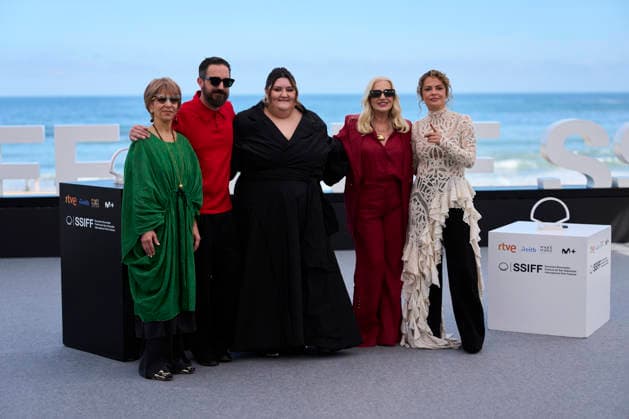 September 21, 2026, Madrid, Madrid, Spain: Pablo LarraoÂn, Mercedes Moro¡n, Dolores Fonzi, Carolina oÂlvarez, Alejandra Flechner, Mariana Enriquez, oÂngela Poblete, Juan de Dios LarraoÂn attended Mis muertos tristes Photocall during 74th San Sebastian International Film Festival at Kursaal Palace on September 21, 2026 in Donostia San Sebastian, Spain Madrid Spain - ZUMAg15_ 20260921_zaf_g15_066 Copyright: xJackxAbuinx
