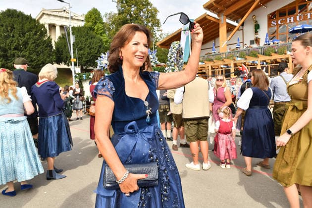 Claudia Oberst, Oktoberfest 2026, SixtWiesn, 3 days, Theresienwiese, Festzelt, Schützenfesthalle, Oktoberfest, Munich, September 21, 2026