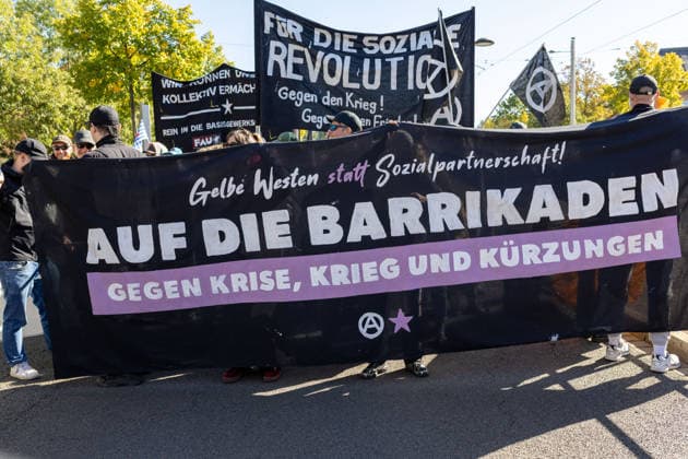 September 26, 2026, Leipzig, Saxony, Germany: Demonstrators participate in an Unko¼rzbar rally in Leipzig, Germany, on September 26, 2026, protesting cuts to social services and calling for the protection of social welfare and public services. The demonstration brought together protesters carrying banners, placards and flags as they marched through the city. Speakers and participants addressed issues including social welfare, public spending, employment, pensions, healthcare and the future of public services. The rally was part of the Unko¼rzbar campaign, which mobilizes against cuts to social services and public-sector provision in Germany. Leipzig Germany - ZUMAc291 20260926_zip_c291_004 Copyright: xMariaxCastrox