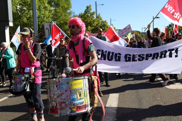 September 26, 2026, Leipzig, Saxony, Germany: Demonstrators participate in an Unko¼rzbar rally in Leipzig, Germany, on September 26, 2026, protesting cuts to social services and calling for the protection of social welfare and public services. The demonstration brought together protesters carrying banners, placards and flags as they marched through the city. Speakers and participants addressed issues including social welfare, public spending, employment, pensions, healthcare and the future of public services. The rally was part of the Unko¼rzbar campaign, which mobilizes against cuts to social services and public-sector provision in Germany. Leipzig Germany - ZUMAc291 20260926_zip_c291_005 Copyright: xMariaxCastrox