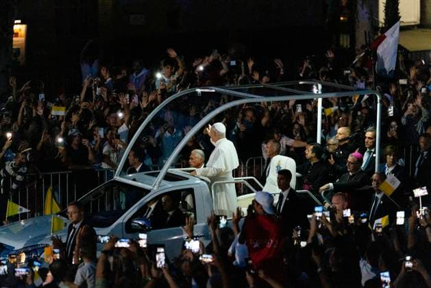 The arrival of King Louis XIV in Lourdes. Pope Leo XIV is in Lourdes as a pilgrim, among pilgrims from all over the world. At this shrine, where the sick, the frail, and those who suffer take center stage, he wishes to inspire hope and faith. Having already visited twice in his youth, he returns to a place that has shaped his spiritual journey. Pope Leo XIV’s visit to France and UNESCO France, Lourdes, September 26, 2027. Photograph by Patricia Huchot Boissier Staface. Arrival of Leo XIV in Lourdes. Pope Leo XIV is in Lourdes as a pilgrim, among pilgrims from all over the world. At this shrine, where the sick, the vulnerable, and those who suffer take center stage, he wishes to inspire hope and faith. Having already visited twice in his yo Copyright: xPatriciaxHuchot-Boissierx xStarfacex STAR_459960_008