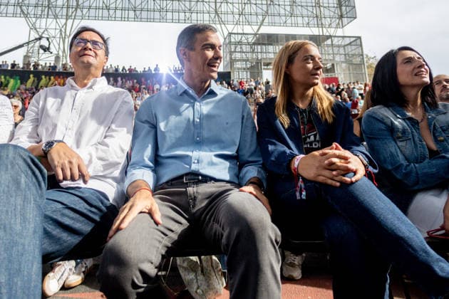 Sánchez Speaks at the PSOE Madrid Candidate Announcement Ceremony The Secretary-General of the PSOE and Prime Minister, Pedro Sánchez c, accompanied by the Secretary-General of the PSOE in Madrid, candidate for President of the Community of Madrid, and Minister for Digital Transformation and Public Administration, Óscar López i, and the mayor of Getafe, Sara Hernández, during the PSOE Madrid candidate announcement ceremony for the 2027 municipal and regional elections, held at the Juan de la Cierva Municipal Sports Center on September 27, 2026, in Getafe, Madrid, Spain. The event marks the start of the PSOE’s electoral campaign in the Community of Madrid—a campaign whose goal is the 2027 municipal and regional elections and which begins wi Copyright: xRicardoxRubiox 7803931