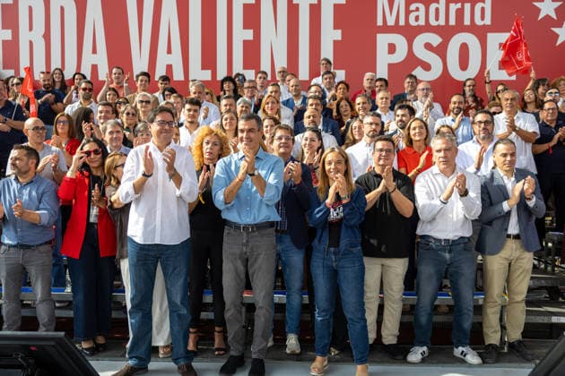 Sánchez Speaks at the PSOE Madrid Candidate Announcement Ceremony The secretary-general of the PSOE and Prime Minister, Pedro Sánchez, accompanied by the secretary-general of the PSOE in Madrid, candidate for President of the Community of Madrid, and Minister for Digital Transformation and the Civil Service, Óscar López, and the mayor of Getafe, Sara Hernández, during the PSOE Madrid candidate presentation ceremony for the 2027 municipal and regional elections, at the Juan de la Cierva Municipal Sports Center on September 27, 2026, in Getafe, Madrid, Spain The event marks the start of the PSOE’s electoral campaign in the Community of Madrid—a campaign whose goal is the 2027 municipal and regional elections and which begins with the present Copyright: xRicardoxRubiox 7803933