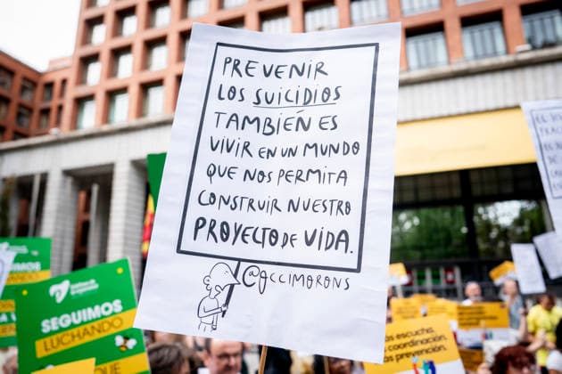 Suicide Prevention Rally in Madrid: Numerous people hold a banner reading Preventing suicide also means living in a world that allows us to build our life plans during the National Rally for Suicide Prevention, in front of the Ministry of Health on September 27, 2026, in Madrid, Spain. The rally was organized under the slogan Active Listening, Collective Response, coinciding with Suicide Awareness Month. SEPTEMBER 27, 2026, On Foot, Madrid, Madrid, Spain Copyright: xA.xPÃ rezxMecax 7803968