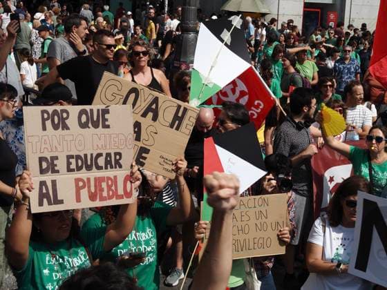 September 27, 2026, Madrid, Madrid, Spain: MADRID, SPAIN - SEPTEMBER 27: Thousands of people protest for improvements in public education and demand greater public investment, on September 27, 2026. Demonstrators marched from Atocha train station, passing by and briefly stopping at Madrid s City Hall in Plaza de Cibeles, before reaching Puerta del Sol, where the seat of the Presidency of the Community of Madrid is located. Madrid Spain - ZUMAh199 20260927_zip_h199_020 Copyright: xAaronxHerediax