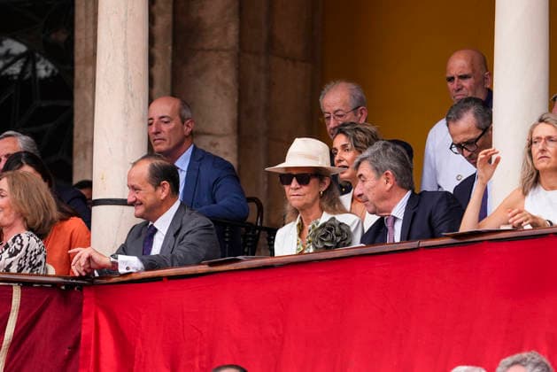 Fourth Regular Bullfight of the San Miguel Fair in Seville: Infanta Elena Attends the Fourth Regular Bullfight of the San Miguel Fair at the Real Maestranza de Caballería On September 27, 2026, in Seville, Andalusia, Spain Morante de la Puebla, Daniel Luque, and Borja Jiménez fought bulls from the Garcigrande ranch during the fourth subscription bullfight of the San Miguel Fair, September 27, 2026, in Seville, Andalusia, Spain Copyright: xJoaquinxCorcherox 7804681