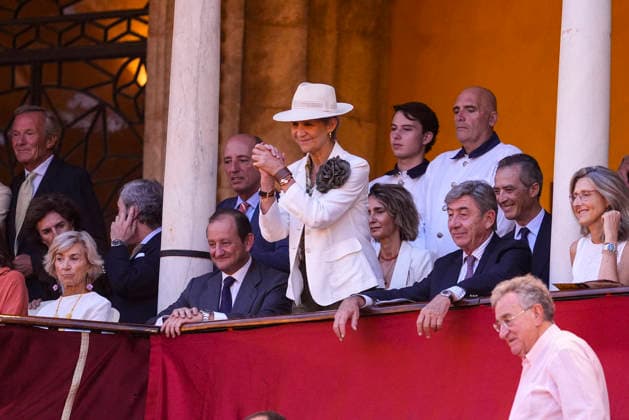 Fourth Regular Bullfight of the San Miguel Fair in Seville: Infanta Elena Attends the Fourth Regular Bullfight of the San Miguel Fair at the Real Maestranza de Caballería On September 27, 2026, in Seville, Andalusia, Spain Morante de la Puebla, Daniel Luque, and Borja Jiménez fought bulls from the Garcigrande ranch during the fourth subscription bullfight of the San Miguel Fair, September 27, 2026, in Seville, Andalusia, Spain Copyright: xJoaquinxCorcherox 7804682